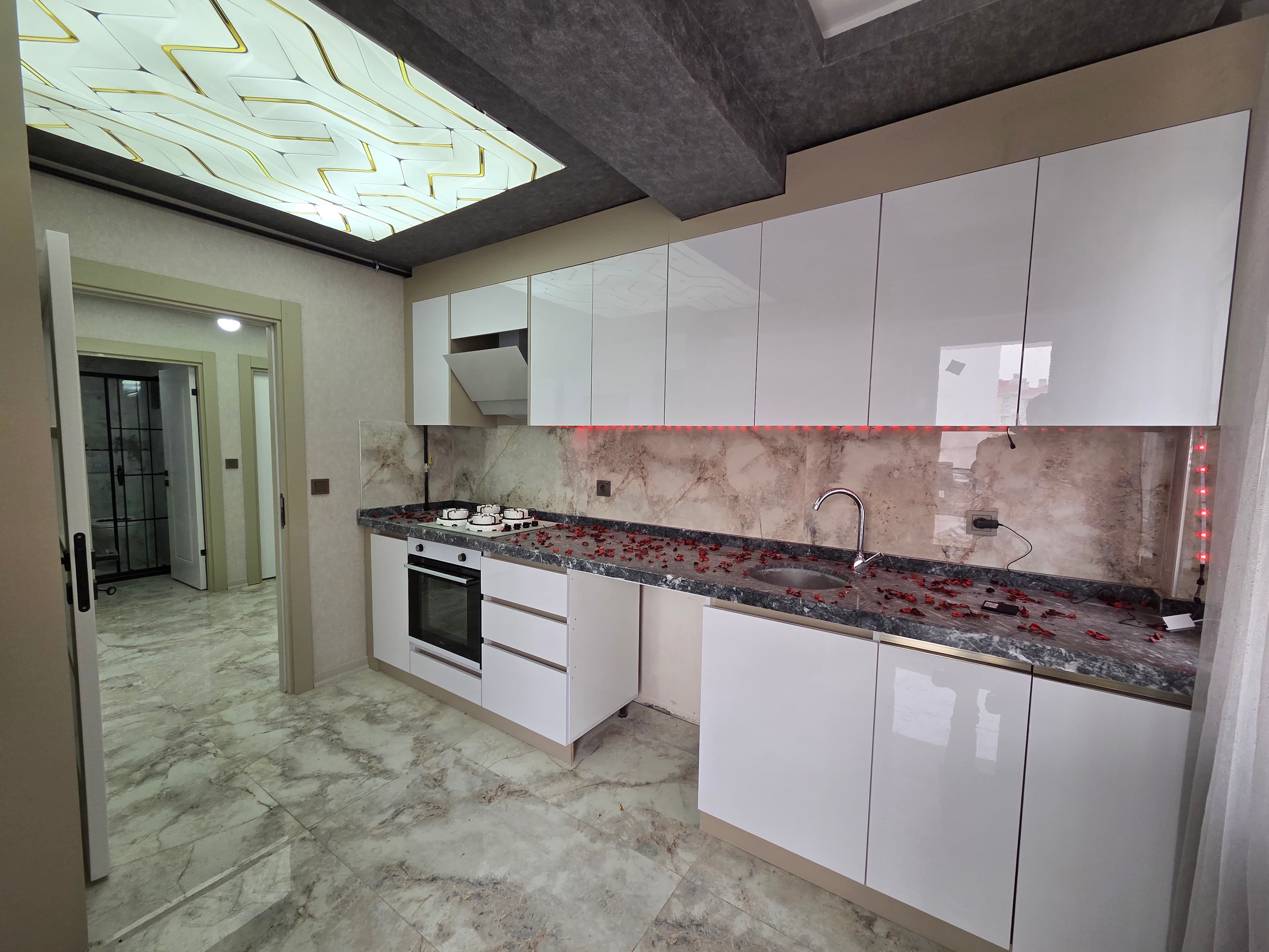 YENİKENT MENDERES'TE 2+1 ULTRA LÜX ARA KAT SIFIR HAFTANIN FIRSAT DAİRESİ