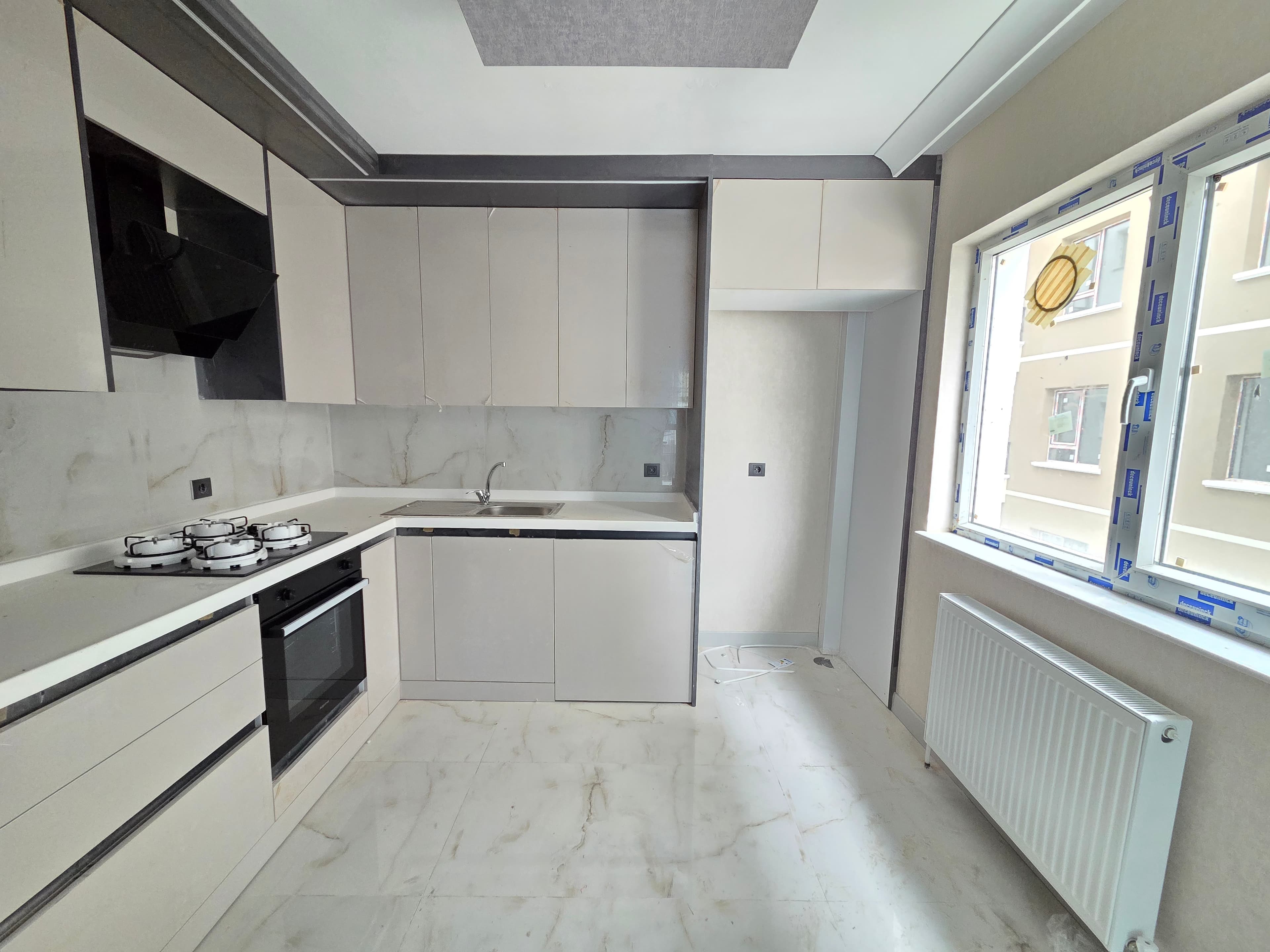 YENİKENT MUSTAFA KEMAL'DE 3+1 ULTRA LÜX CAM BALKONLU FIRSAT DAİRE