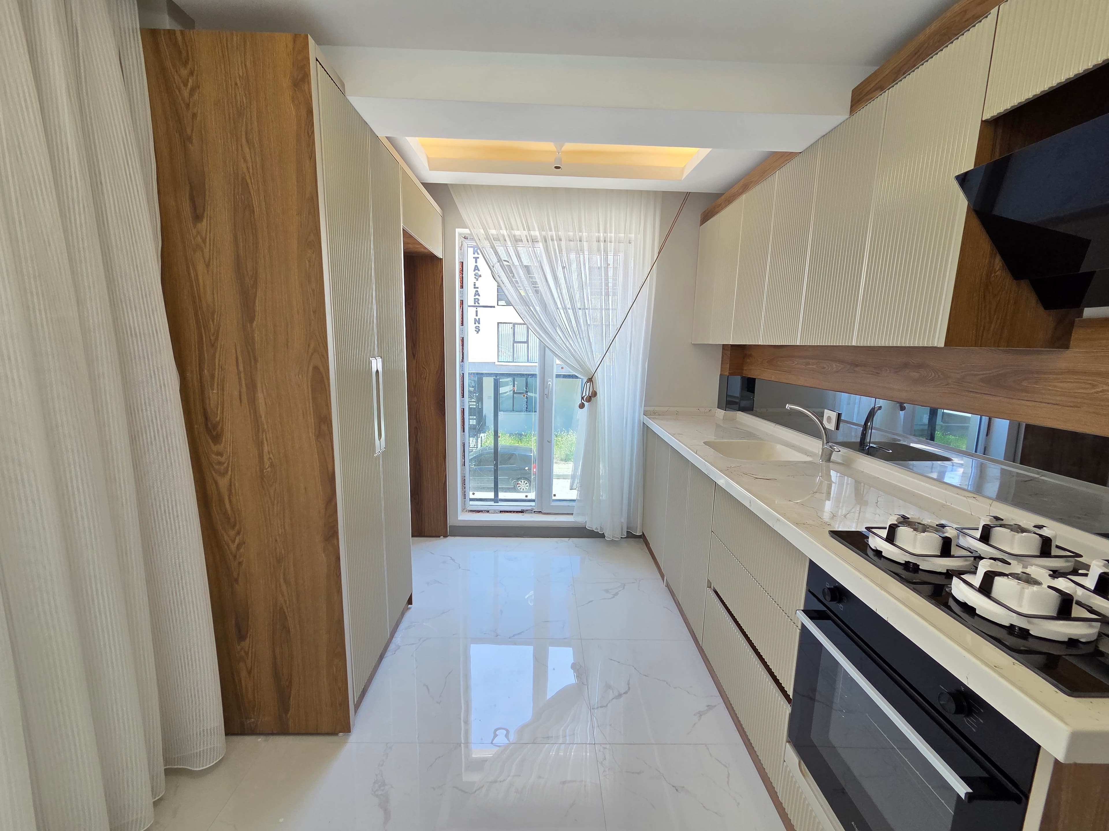 YENİKENT FEVZİ ÇAKMAK'TA 3+1 ULTRA LÜX E.BANYOLU SIFIR ARA KATTA HAFTANIN FIRSAT DAİRESİ