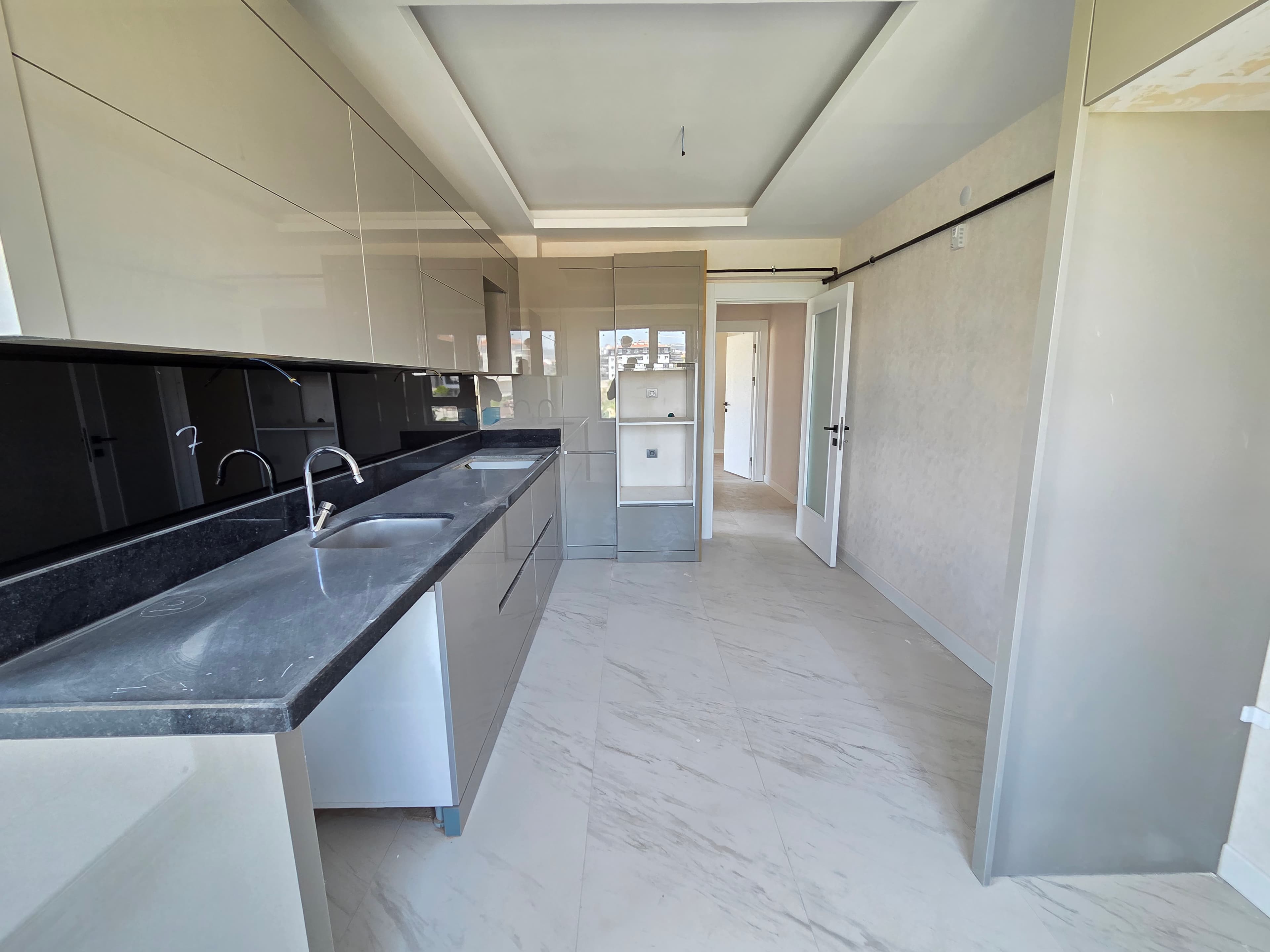 YENİKENT MUSTAFA KEMAL'DE 3+1 ULTRA LÜX FULL YAPILI SIFIR MÜKEMMEL LOKASYONDA DAİRE