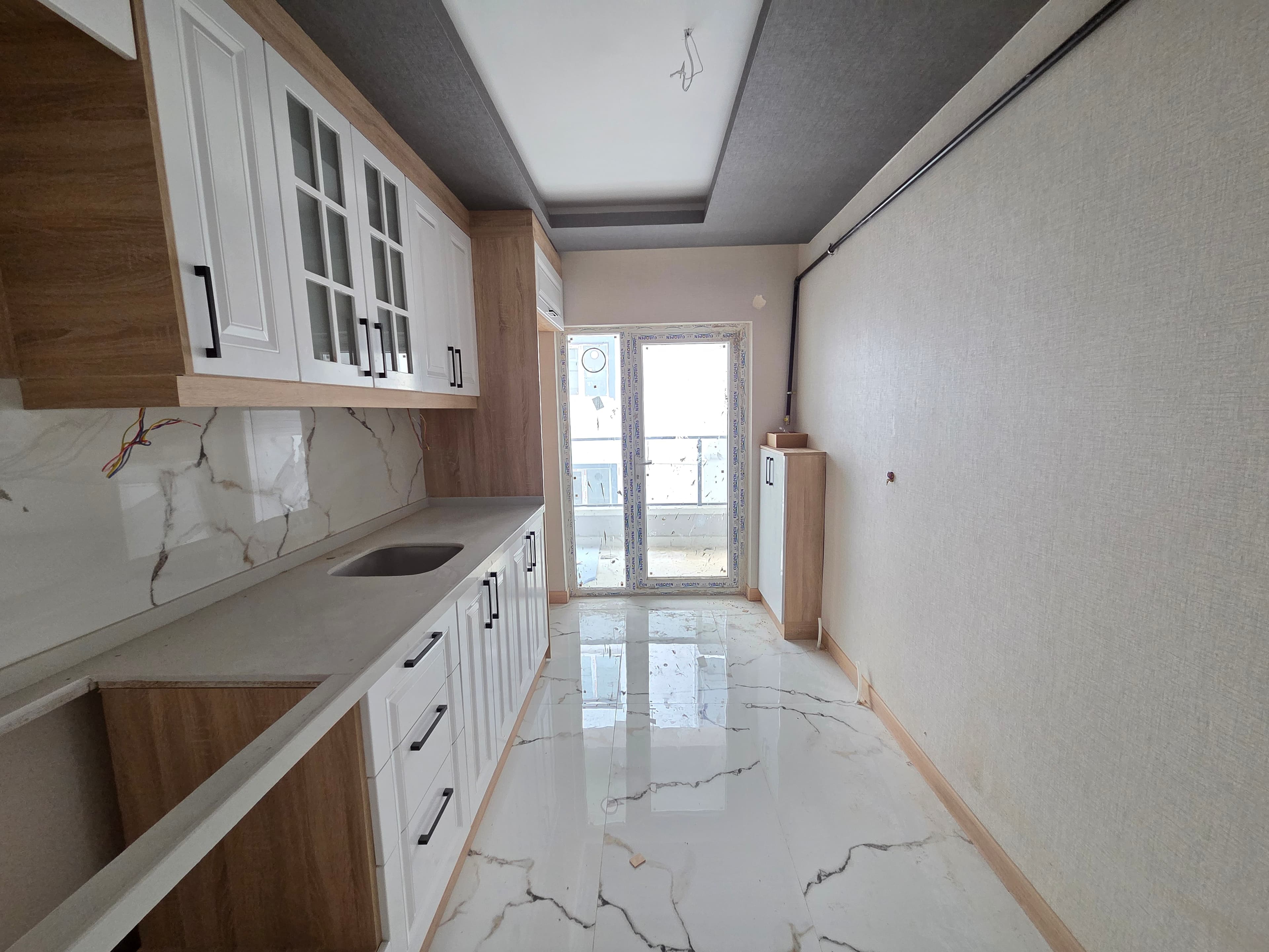 YENİKENT FEVZİ ÇAKMAK'TA 2+1 AYAŞ YOLUNA YAKIN SIFIR YATIRIMA VE OTURUMA UYGUN FIRSAT DAİRE