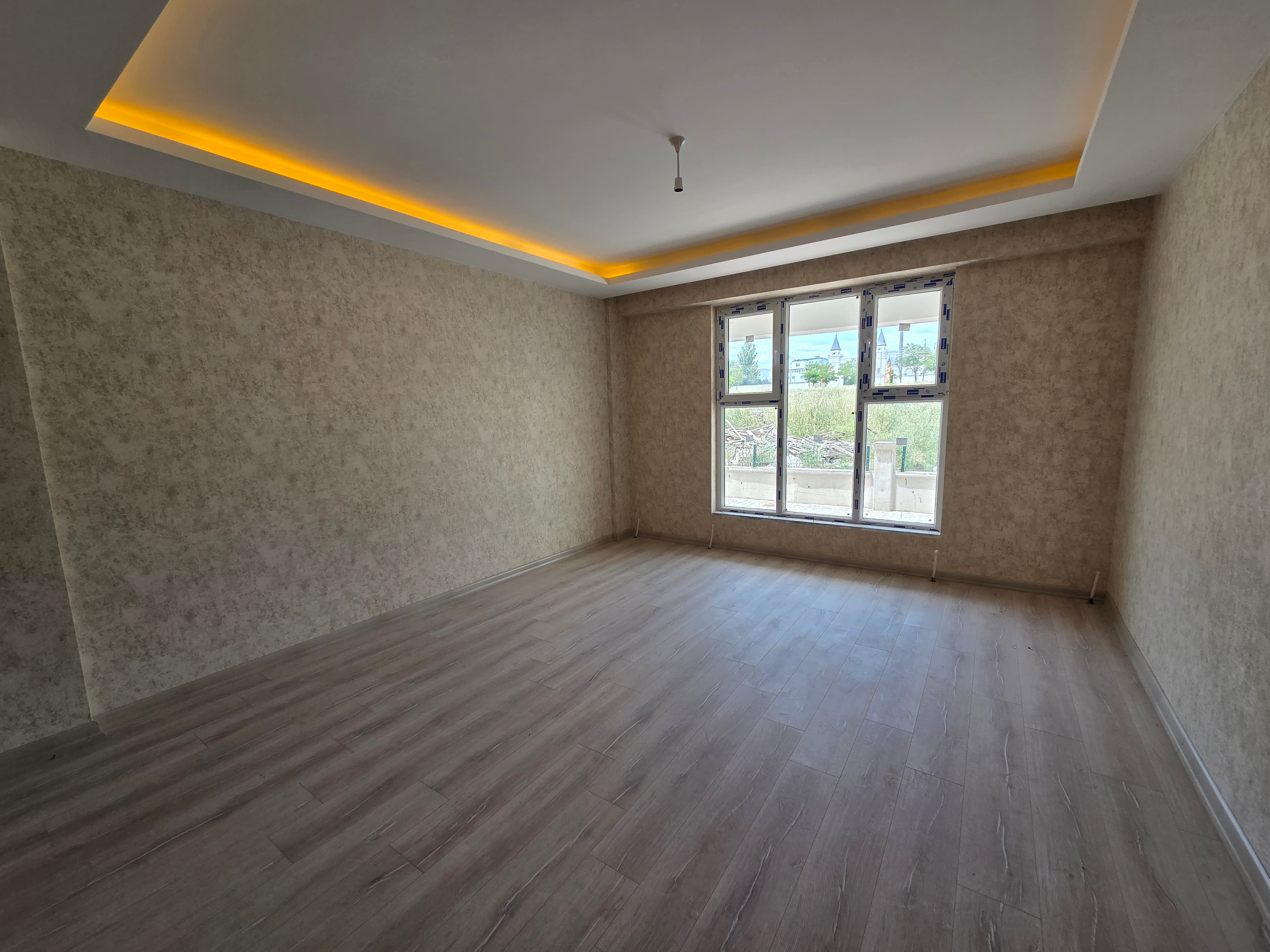 YENİKENT FEVZİ ÇAKMAK'TA 3+1 ULTRA LÜX E.BANYOLU YATIRIMA UYGUN DAİRE