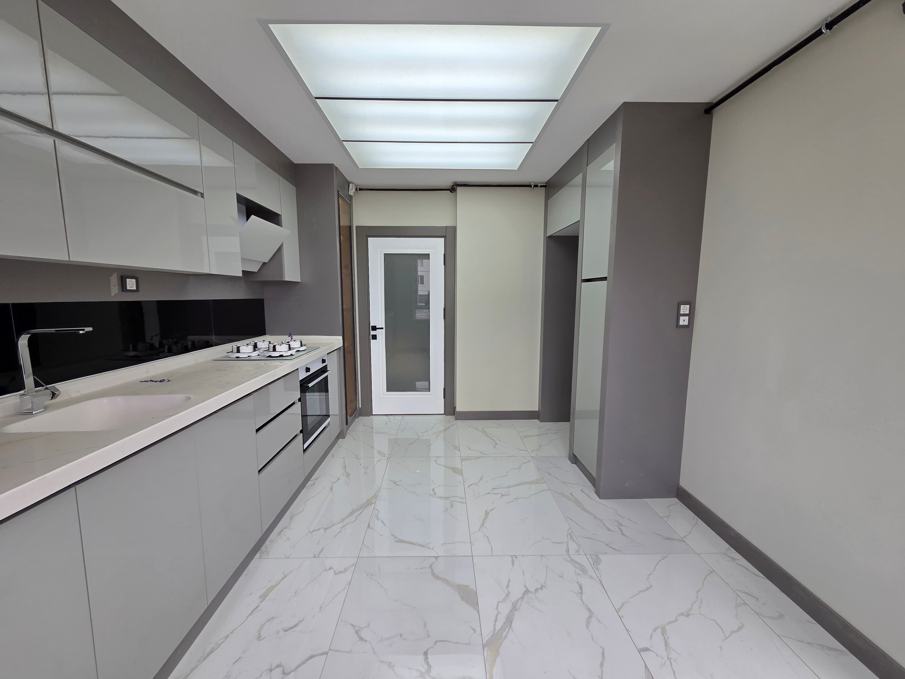 YENİKENT FEVZİ ÇAKMAK'TA 3+1 ULTRA LÜX 1.SINIF İŞÇİLİKLİ SIFIR KATTA ULAŞIM YAKINI DAİRE